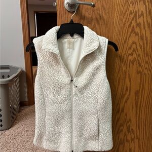 CALIA by Carrie Underwood Cream Sherpa Vest